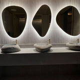 Espejo M05 instalado en un baño en Chicureo, proyecto de interiorismo de Fazlamare