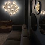 Aplique Noctiluca en ambiente interior, luz cálida de Fazlamare inspirada en las noctilucas